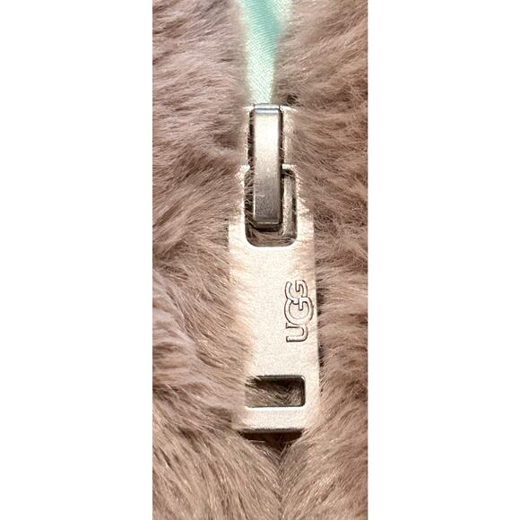 UGG Koko Oversized Faux Fur Coat. Size Medium. So Soft and Warm. - Picture 10 of 15